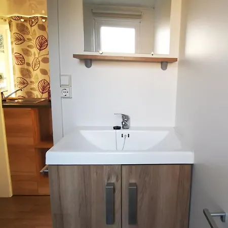 Mobil Moderne Et Spacieux Κάμπινγκ La Boissiere-de-Montaigu